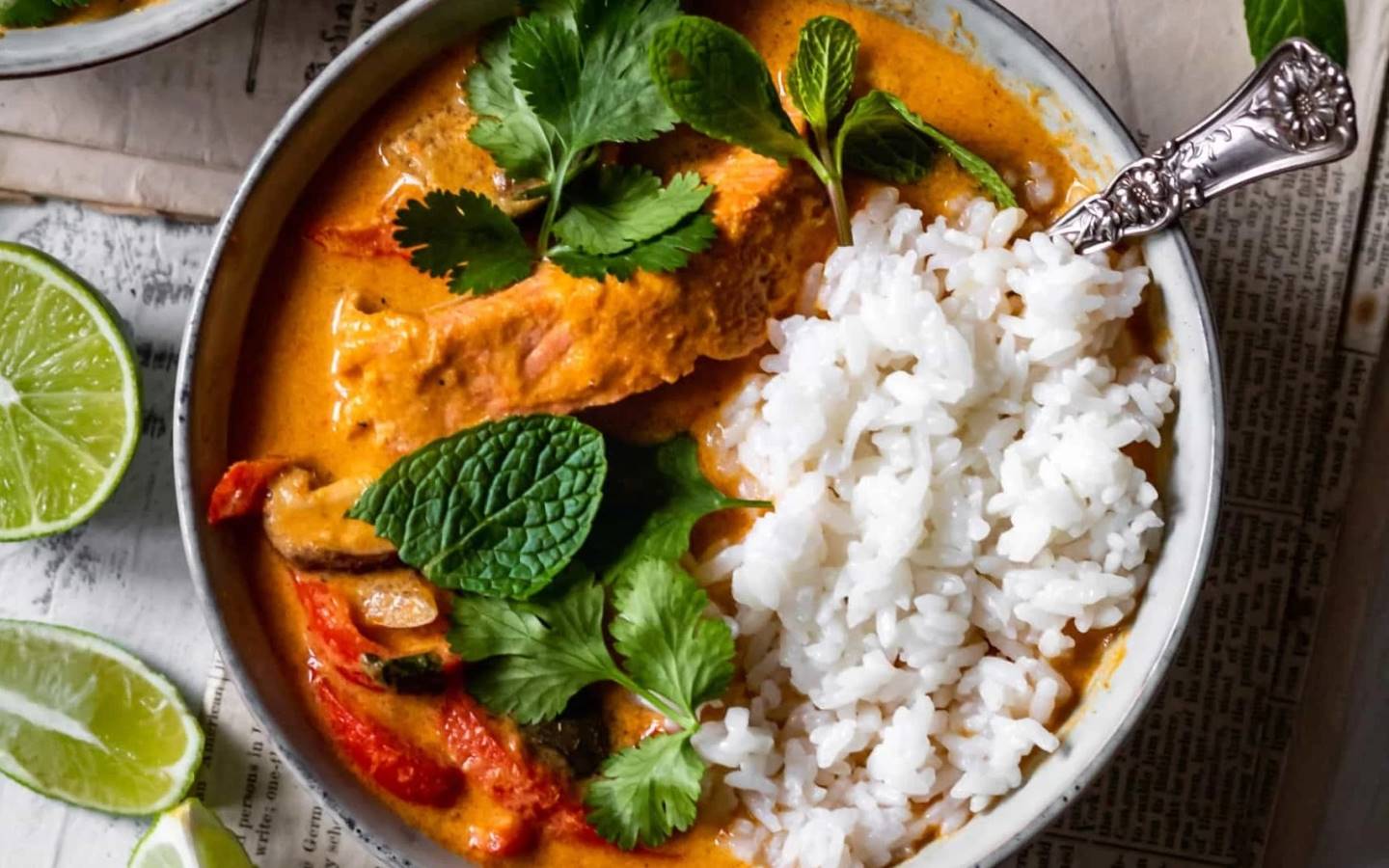 Filet z lososa v červeném curry, jasmínová rýže